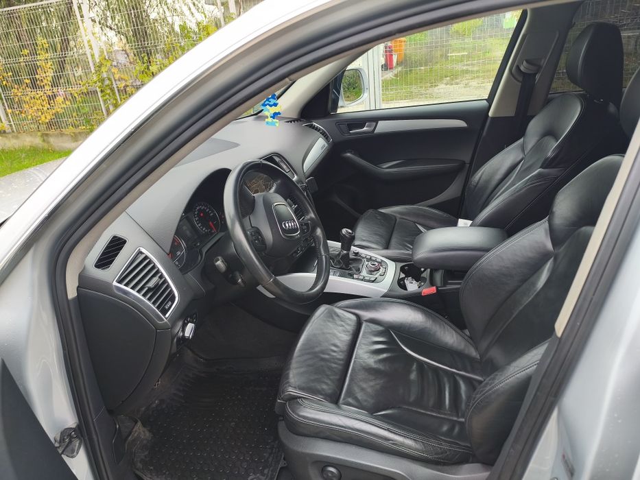Vând Audi Q5/2.0 diesel/4x4/dotări Full