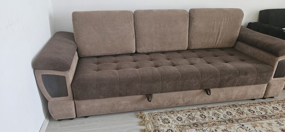 Продам диван для гостиной
