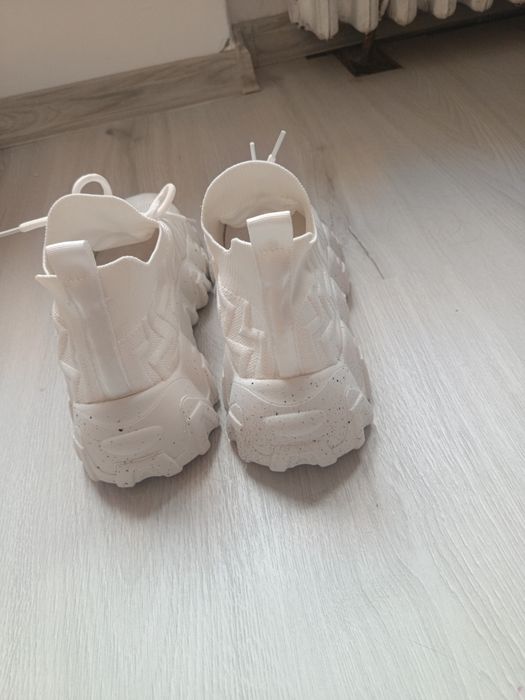 Adidași femei mărimea 39