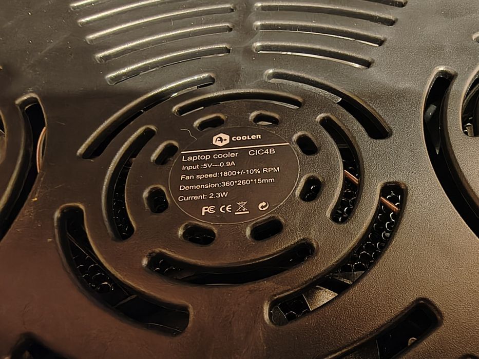 Cooler laptop cu 4 ventilatoare