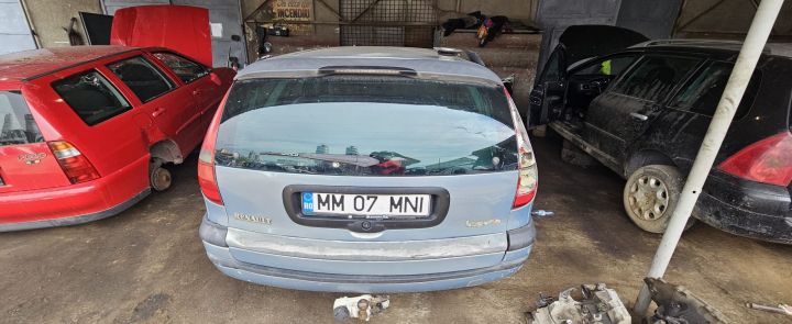 Balama capota motor stanga Renault Laguna prima generatie (facelift)