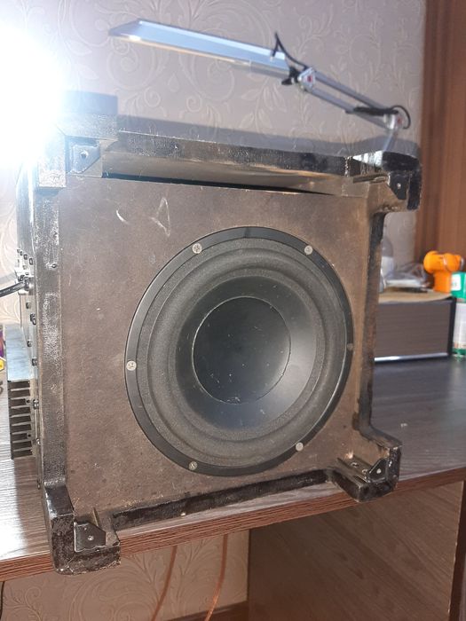 Продаю сабвуфер 5.1 microlab x15