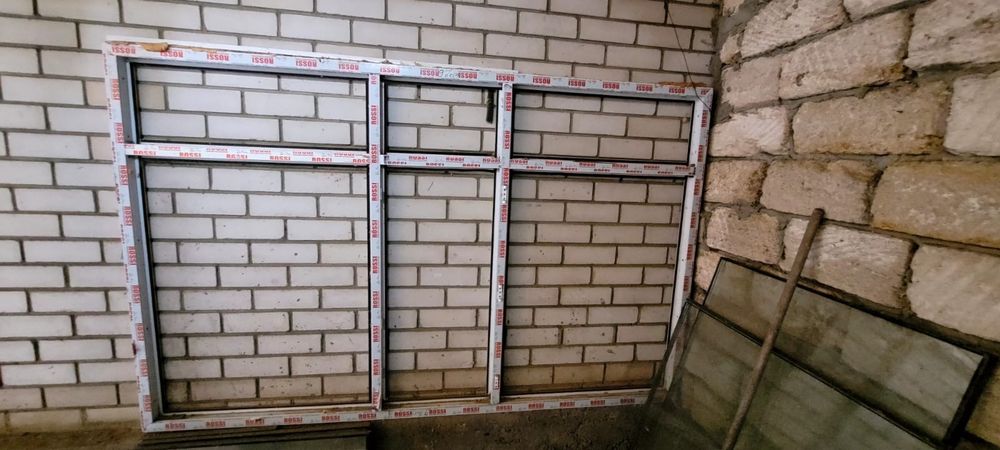 Продам недорого окно