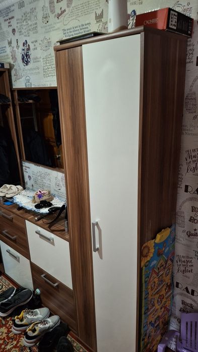 Прихожая продам б.у