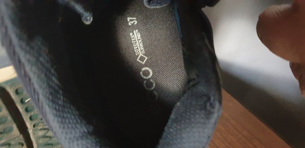 Продам кроссовки Ecco.Фирма.