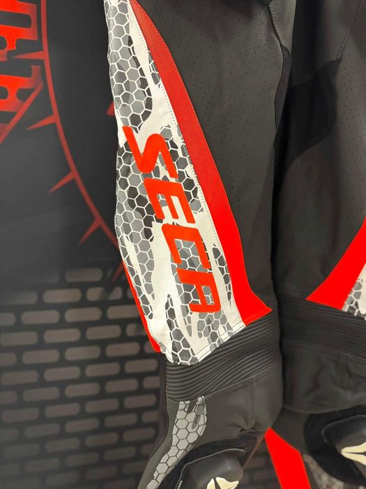 НОВ Кожен мото екип SECA SRS ONE Цял