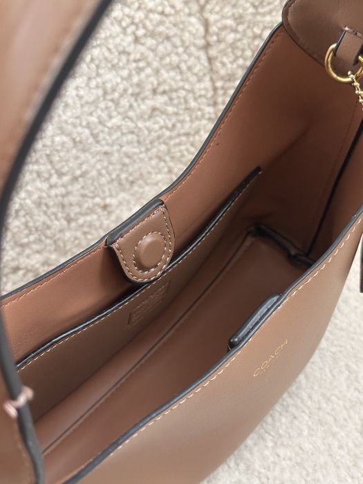НЕВЕРОЯТНА! чанта Coach кафява