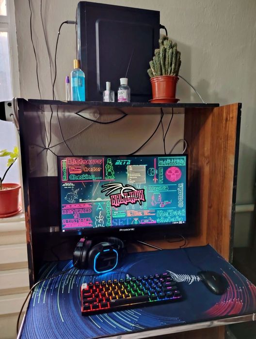 Kompyuter sotiladi srochno