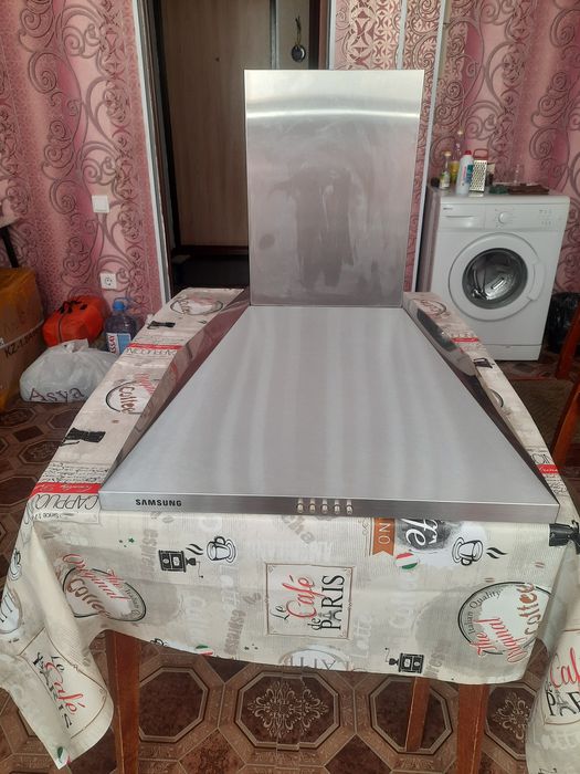 Продам кухонную вытяжку