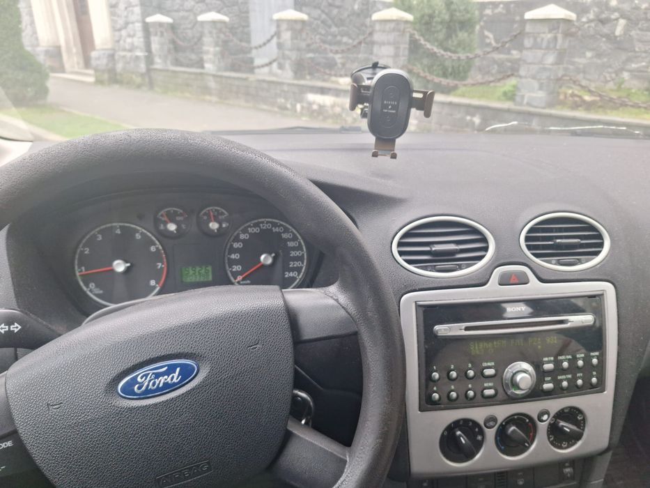 Vând Ford focus 2