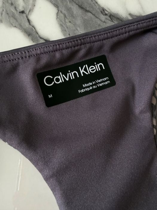 Спортен сутиен Calvin Klein