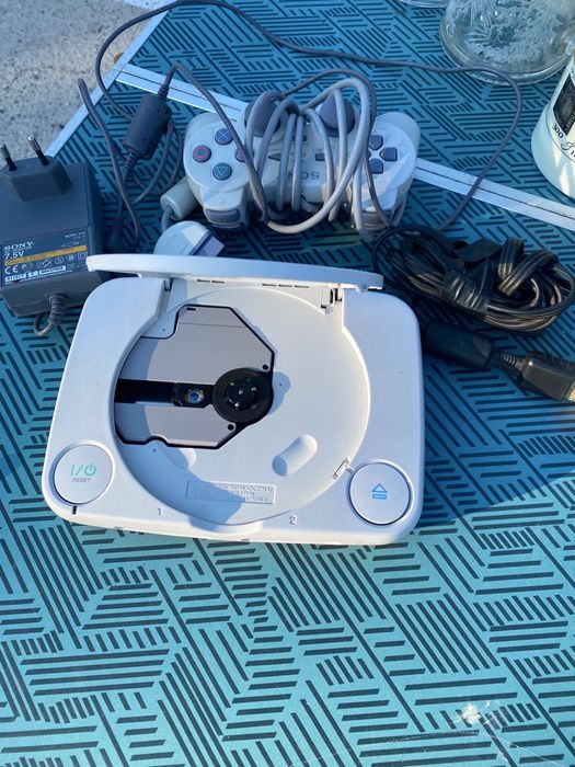 Playstation 1 cu o maneta!