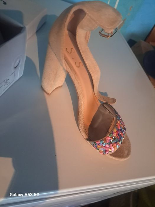 Pantofi cu toc 38