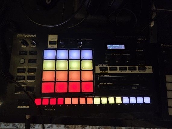 Roland Verselab MV-1