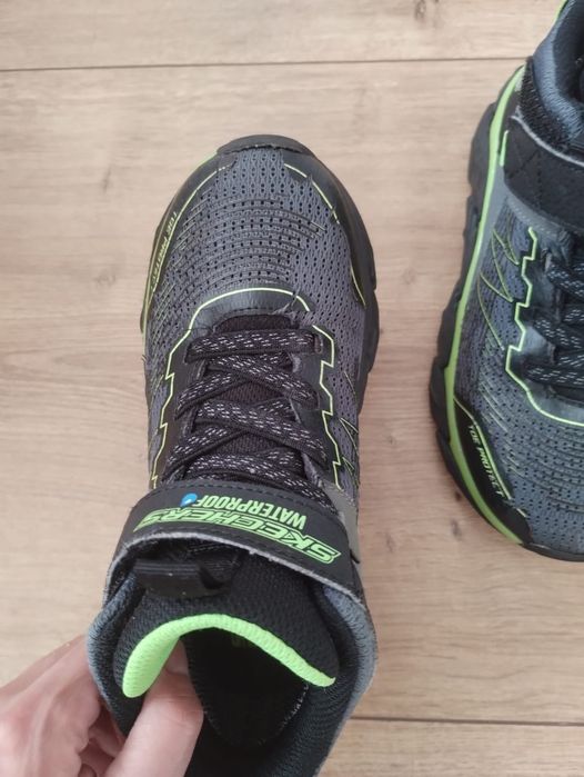 Vând ghete iarna impermeabil Sketchers 33