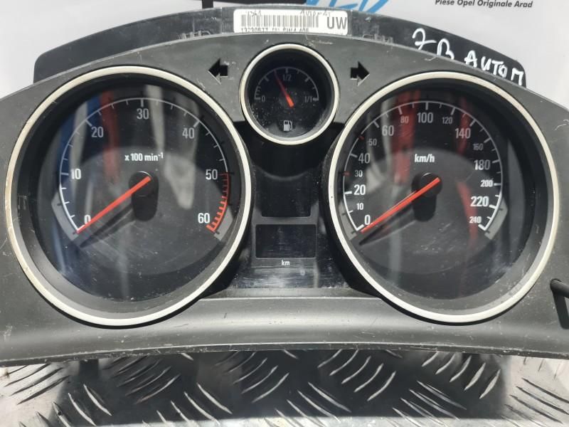 Ceas ceasuri bord diesel Opel Zafira B Facelift 1.9 CDTI AUTOMAT
