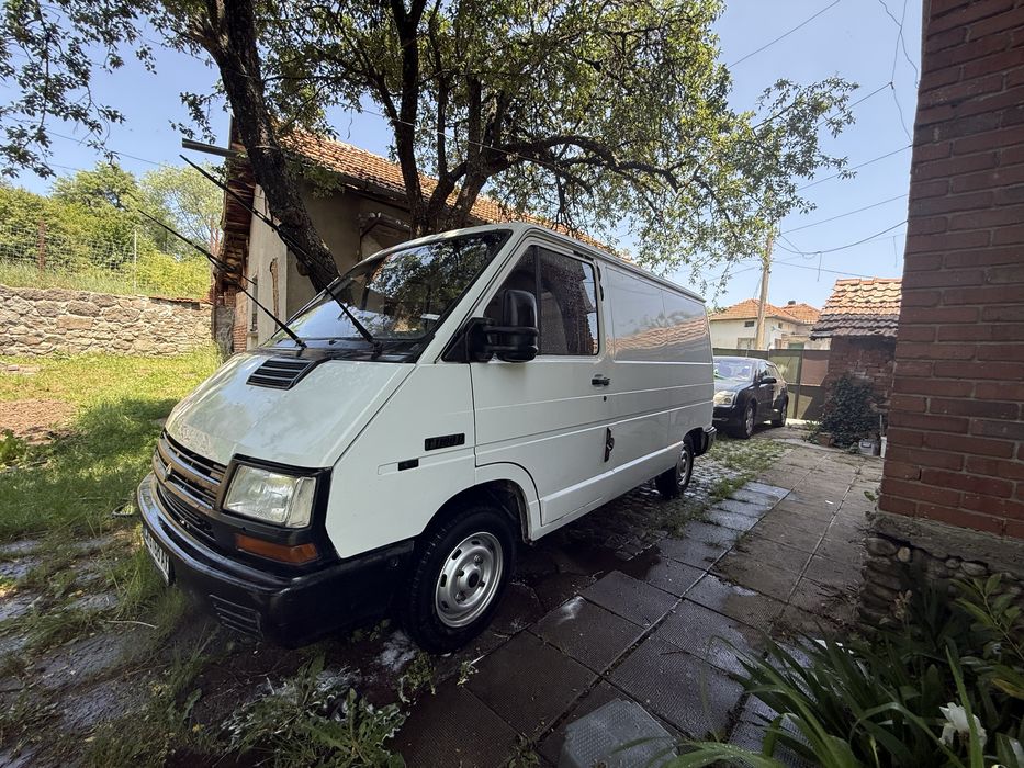 Бус Renault Trafic