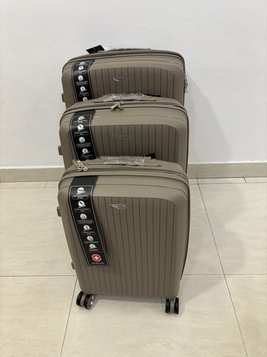 Чемоданы полипропилен.