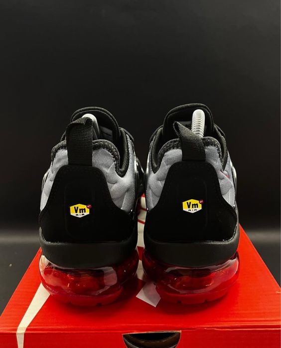 Nike Air Vapormax Plus Shark - 43