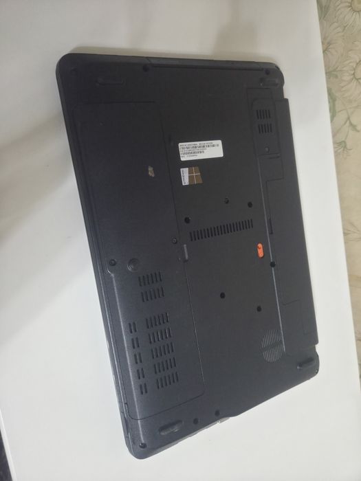 Ноутбук Aser aspire e1-571g