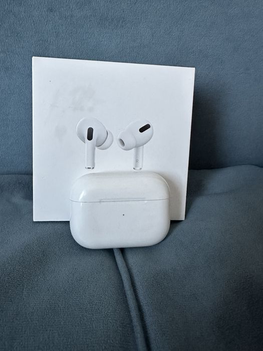 Продам airpods pro 1 оригинал