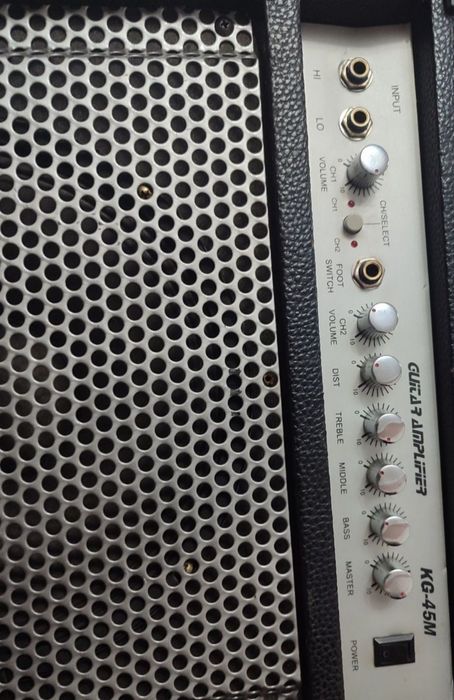 Продаю комбоусилитель