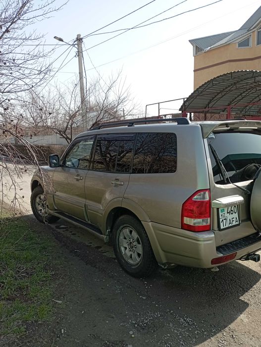 Авто Митсубиси монтеро 3