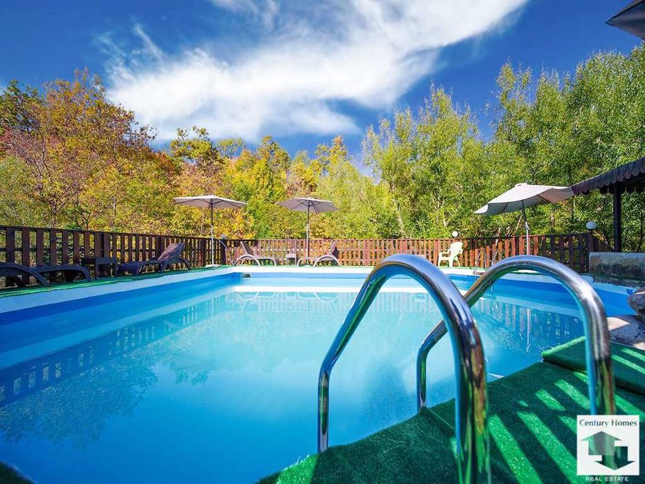 125175 Голям имот с просторна къща, басейн и барбекю в Еленския Блакан