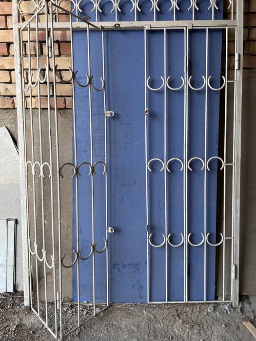 Решетка дверная для магазина бу