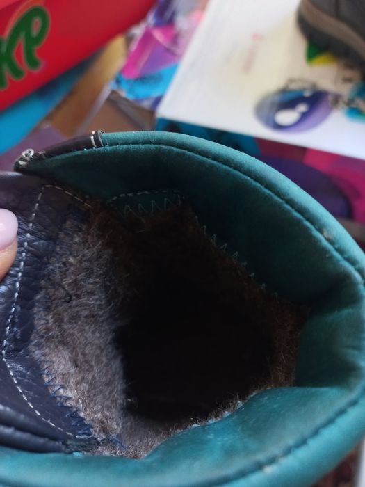 Продам ботиночки в отличном состоянии.