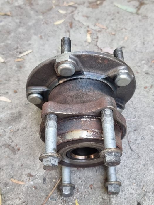 Подшипник передний на Subaru Outback BS