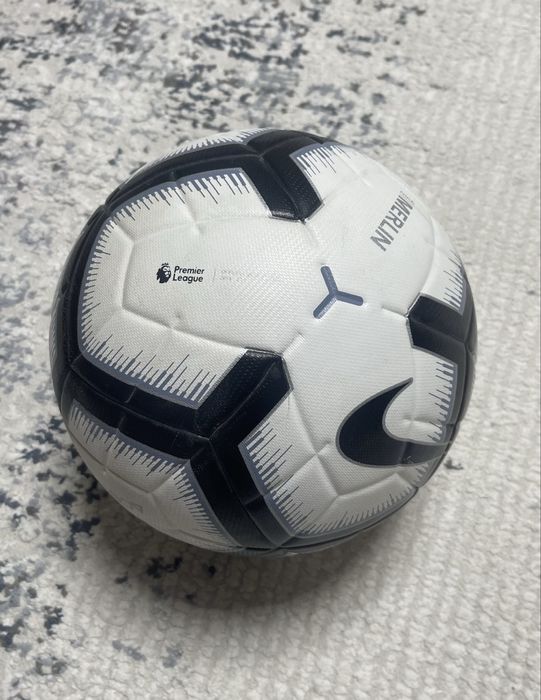 Футбольный мяч Nike