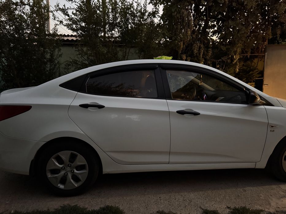 Автомобиль Hyundai Solaris