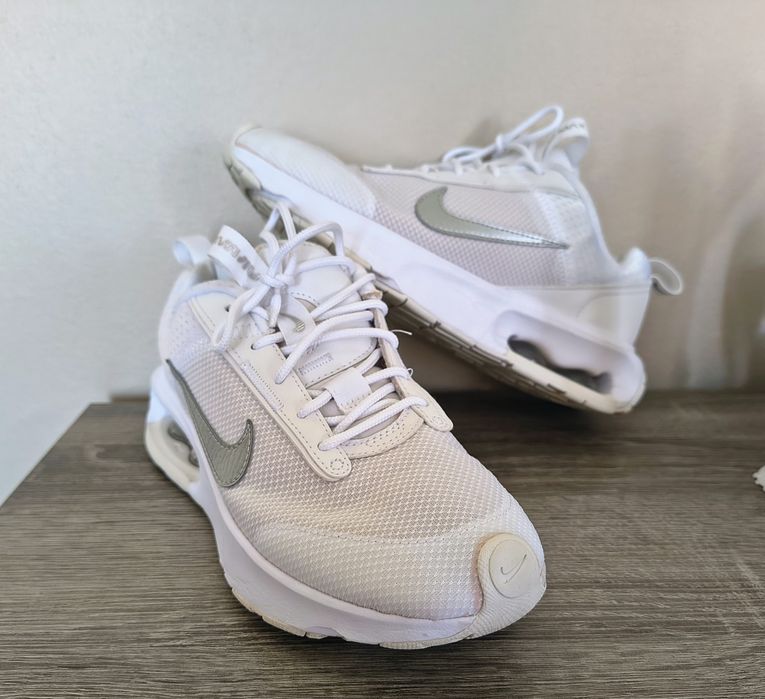 Дамски маратонки Nike