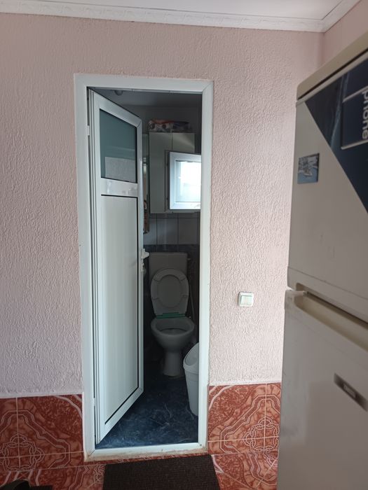 Proprietar închiriez o cameră la curte in zona Auchan Vitan