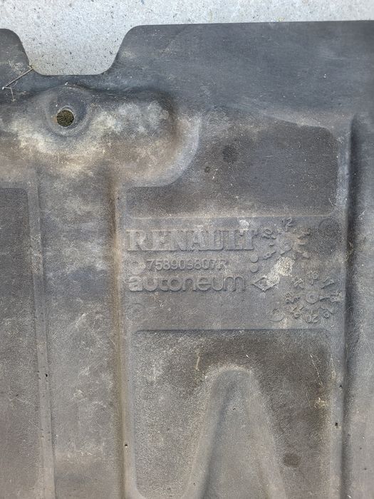 Оригинална предпазна кора под двигателя за Рено Меган4