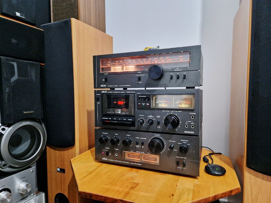 Linie Akai : Akai AM 2350 - Akai GXC 704D - Akai AT 2250L  -Made In Japan