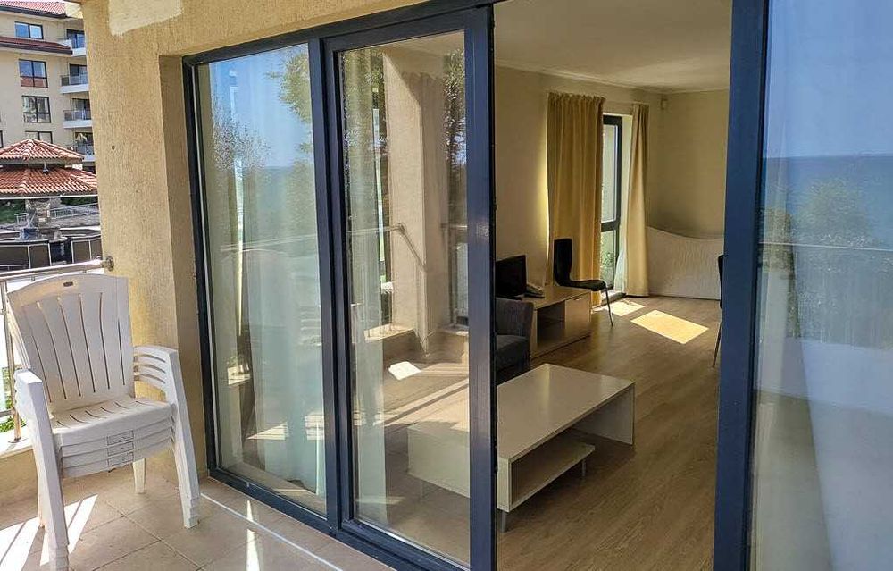 Продава се Тристаен апартамент в Бяла - 120 кв.м за 444 €/кв.м - Снимка #1