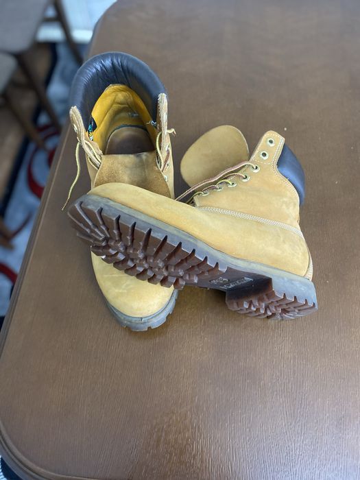 Продам осенние ботинки Timberland