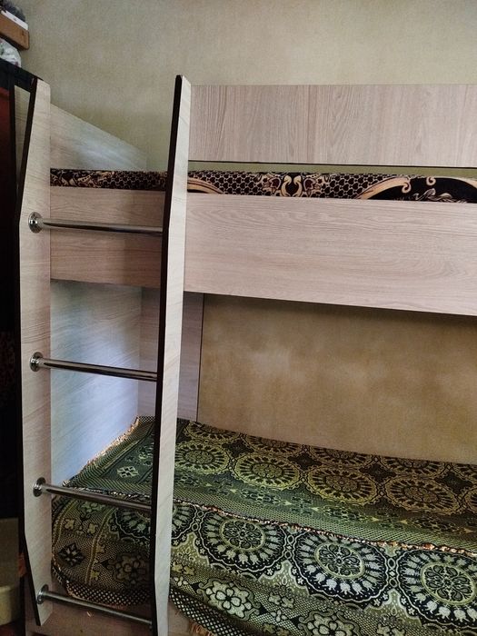 Продам двухъярусную кровать