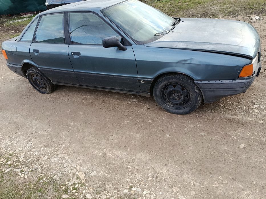 Продава се на Части Volkswagen Audi 80