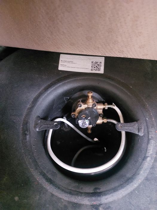 Propan yangi qo'yilgan,4 ta balon yangi ideal xolati