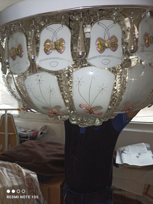 Продам люстру бу