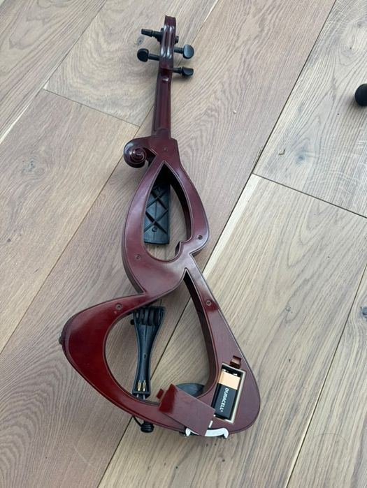 Vând vioara electrica