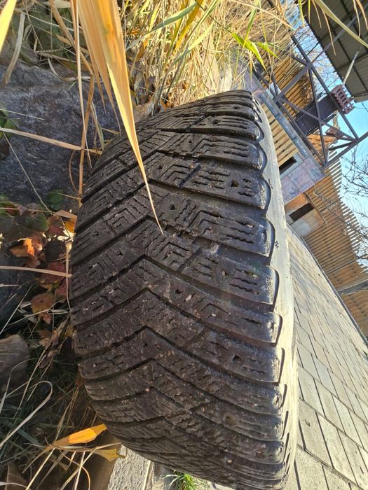 Зимние шины goodyear 225/65/18