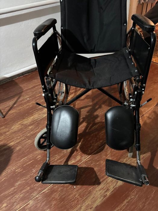 Продам инвалидную коляску