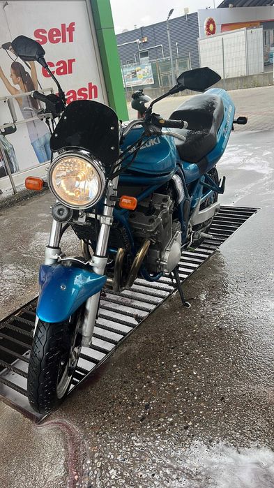 Motorbicicleta Suzuki Bandit GSF 600