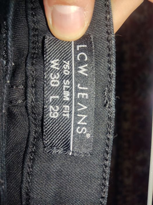 Практически новые джинсы