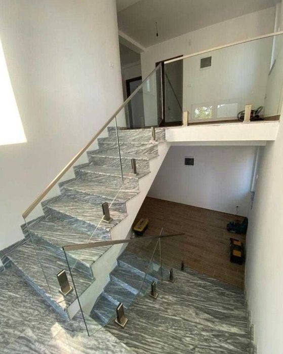 Balustrada din sticla securizată  !