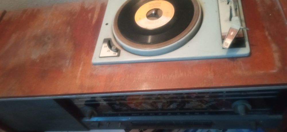 Продается Радиола Иоланта